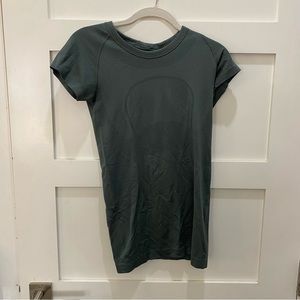 Lululemon athletic top